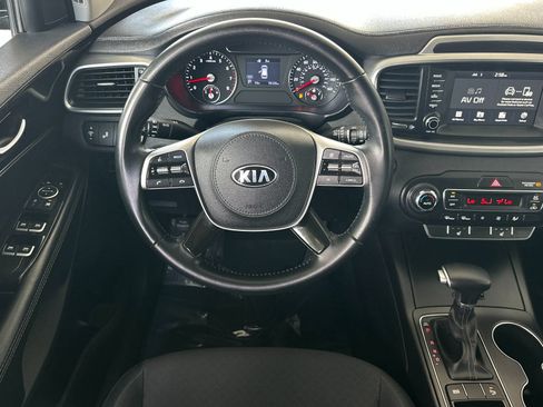 Used 2020 Kia Sorento S FWD image 13