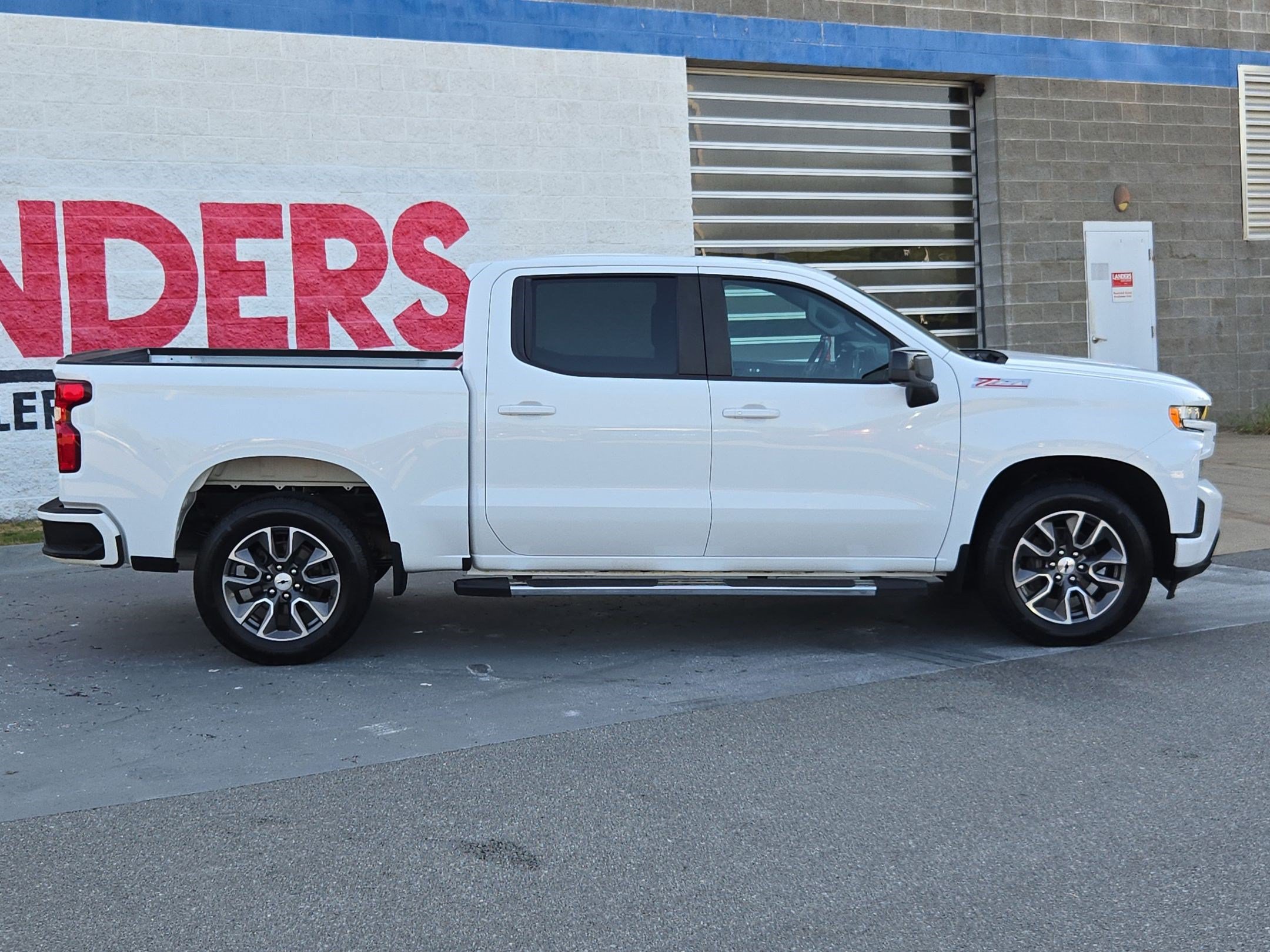 Used 2022 Chevrolet Silverado 1500 RST w/ Z71 Off-Road Package AWD/4WD image 8
