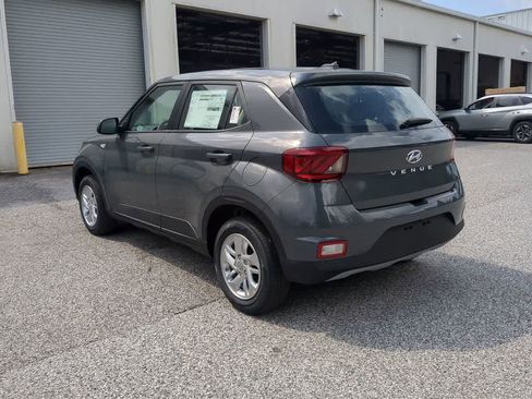 New 2026 Hyundai Venue SE FWD image 4