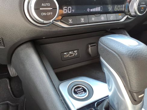 Used 2021 Nissan Sentra SV FWD image 14