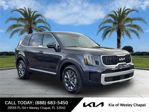 Certified 2025 Kia Telluride LX image 1