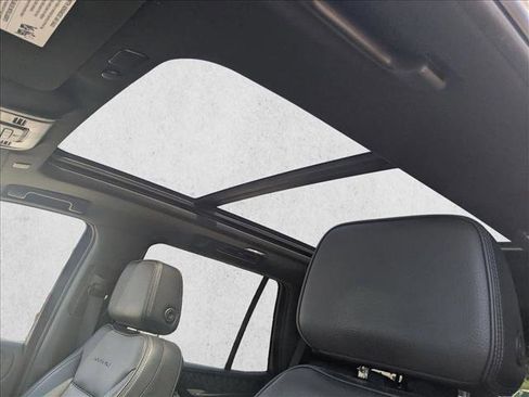 Used 2023 GMC Yukon Denali AWD/4WD image 15
