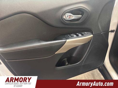 Used 2017 Jeep Cherokee Latitude image 7