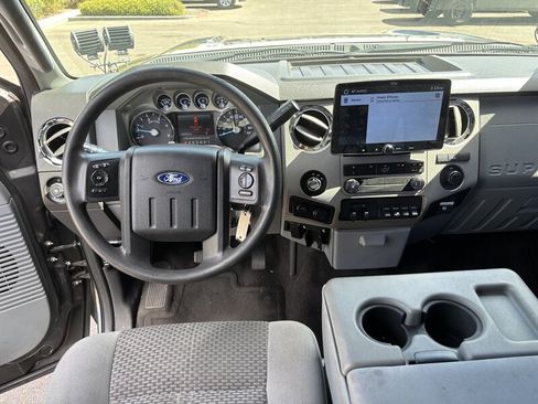 Used 2016 Ford F250 XLT w/ XLT Premium Package AWD/4WD image 16