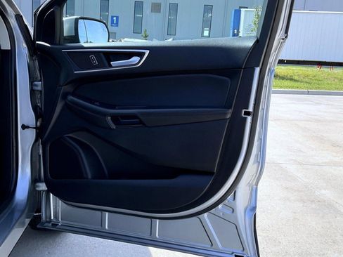 Used 2024 Ford Edge SEL image 17