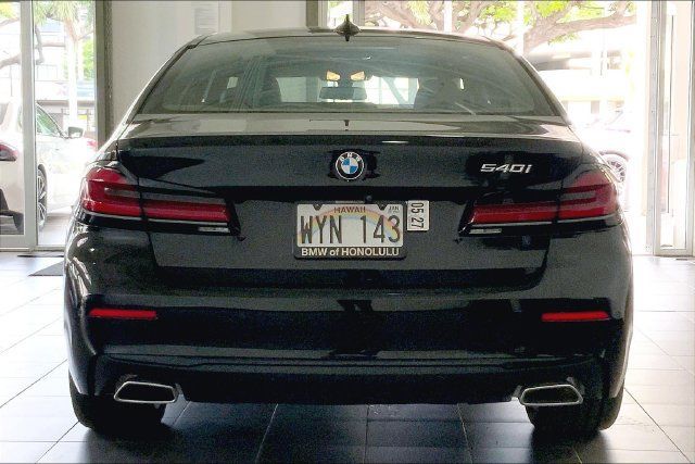 Used 2023 BMW 540i w/ Executive Package RWD image 4