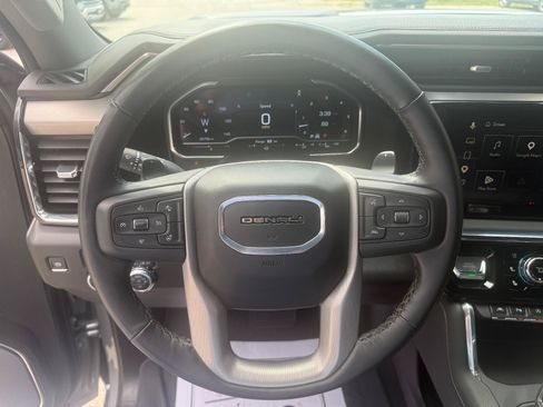 Used 2025 GMC Sierra 1500 Denali w/ Denali Reserve Package AWD/4WD image 11