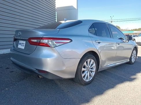Used 2019 Toyota Camry L image 3