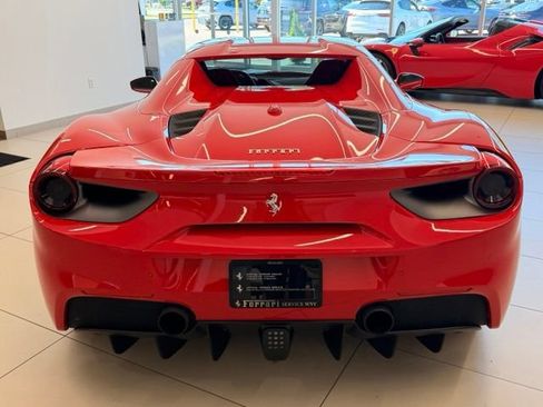 Used 2018 Ferrari 488 Spider RWD image 10
