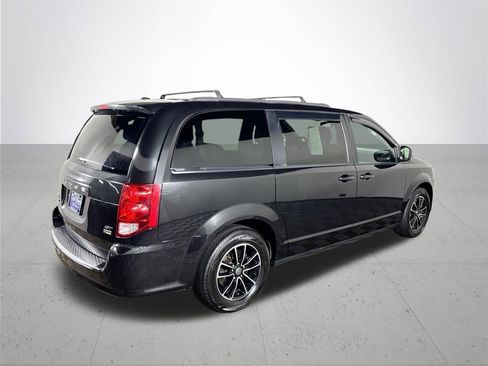Used 2018 Dodge Grand Caravan GT image 6