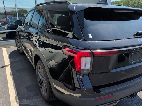 Used 2026 Ford Explorer ST-Line w/ ST-Line Street Pack RWD image 5