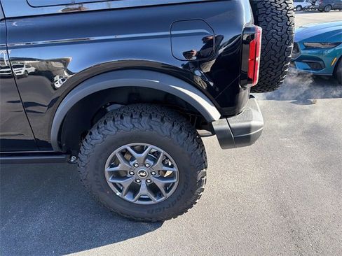 New 2025 Ford Bronco Badlands w/ Black Appearance Package image 6