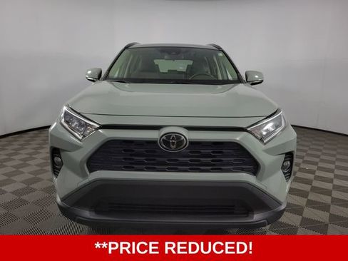 Used 2019 Toyota RAV4 XLE w/ Convenience Package image 2