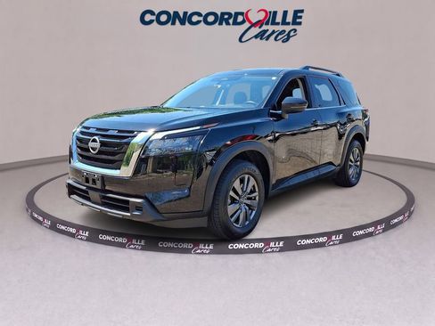 Certified 2025 Nissan Pathfinder SV AWD/4WD image 4