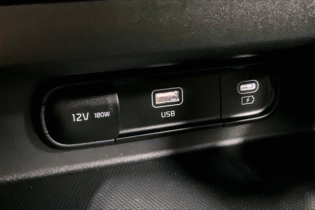 Used 2024 Kia Seltos S AWD/4WD image 33