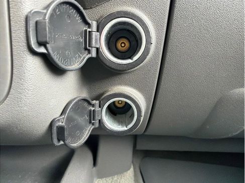 Used 2013 Nissan Frontier SV AWD/4WD image 25