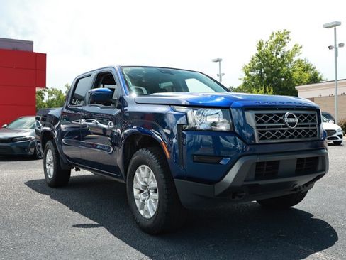 Used 2022 Nissan Frontier SV AWD/4WD image 3