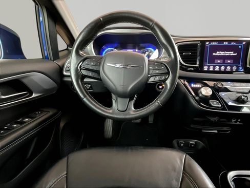 Used 2019 Chrysler Pacifica Touring-L w/ Advanced Safetytec Group FWD image 8