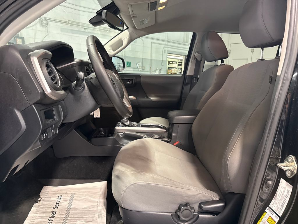 Used 2019 Toyota Tacoma SR5 RWD image 24