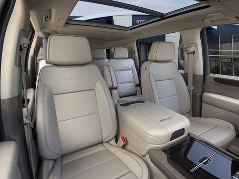 New 2026 GMC Yukon XL Denali w/ Denali Reserve Package AWD/4WD image 16