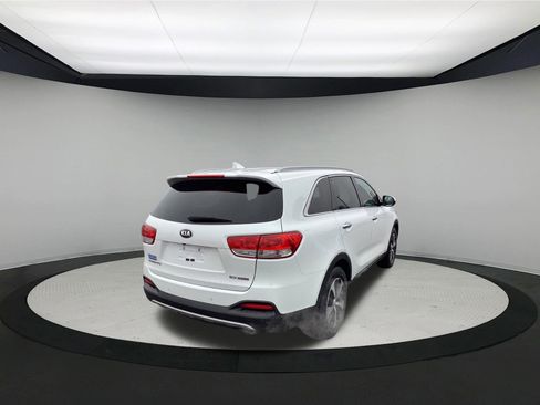 Used 2017 Kia Sorento EX image 7