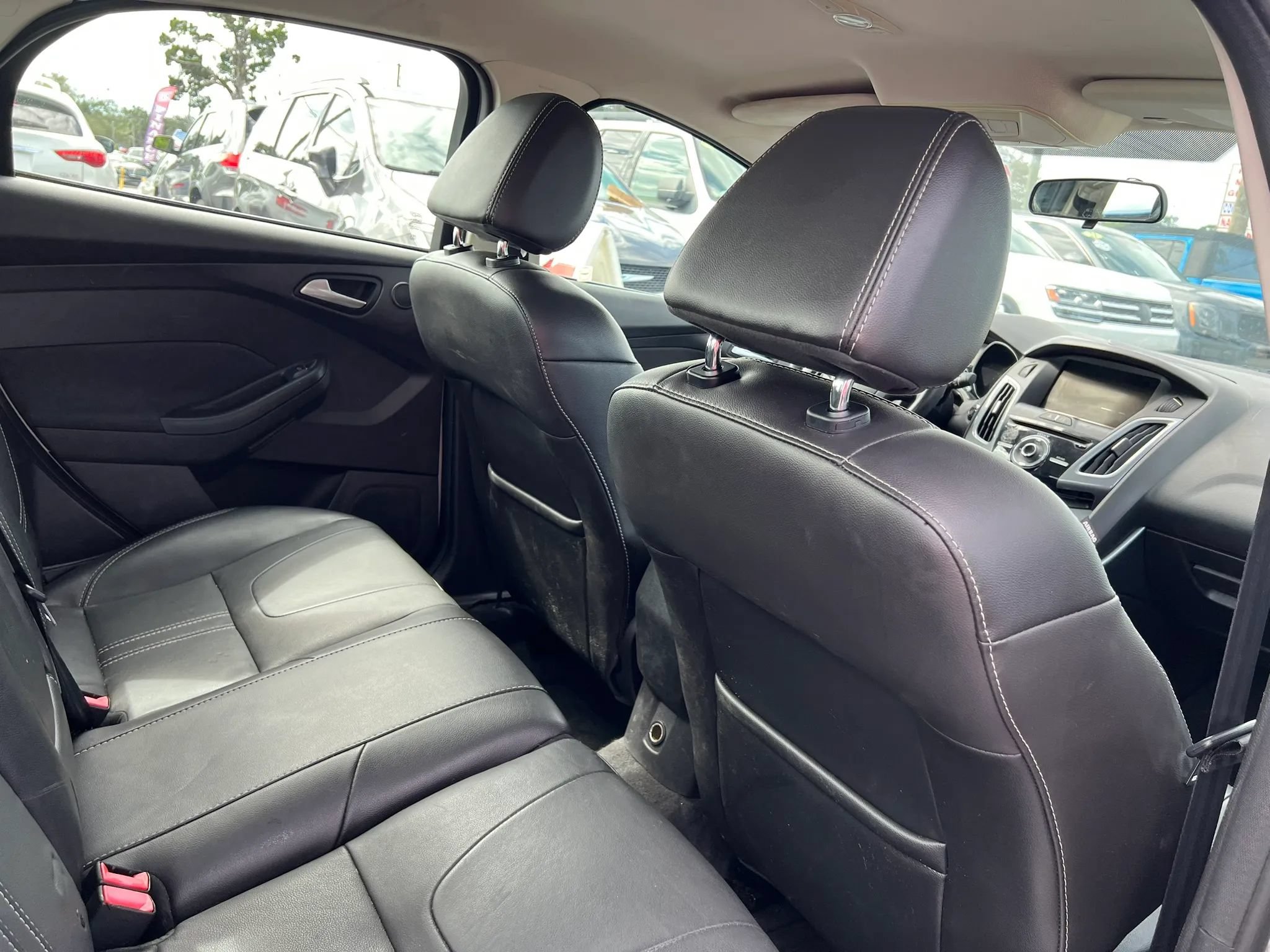 Used 2013 Ford Focus Titanium w/ Titanium Handling Pkg FWD image 15