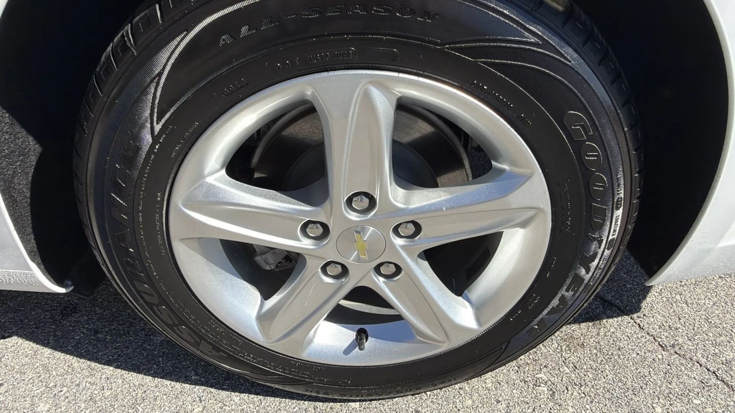 Used 2020 Chevrolet Malibu LS FWD image 27