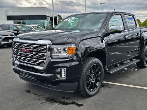 Used 2022 GMC Canyon Denali w/ Denali Black Edition Package AWD/4WD image 12