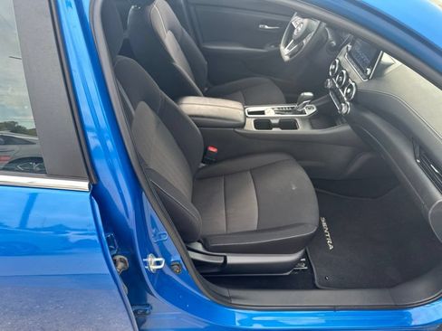 Used 2024 Nissan Sentra SV FWD image 32