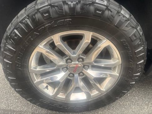 Used 2019 GMC Sierra 1500 SLT w/ SLT Premium Package AWD/4WD image 4