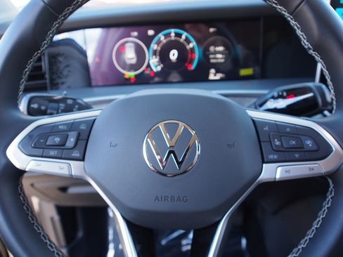 Used 2026 Volkswagen Tiguan S image 21