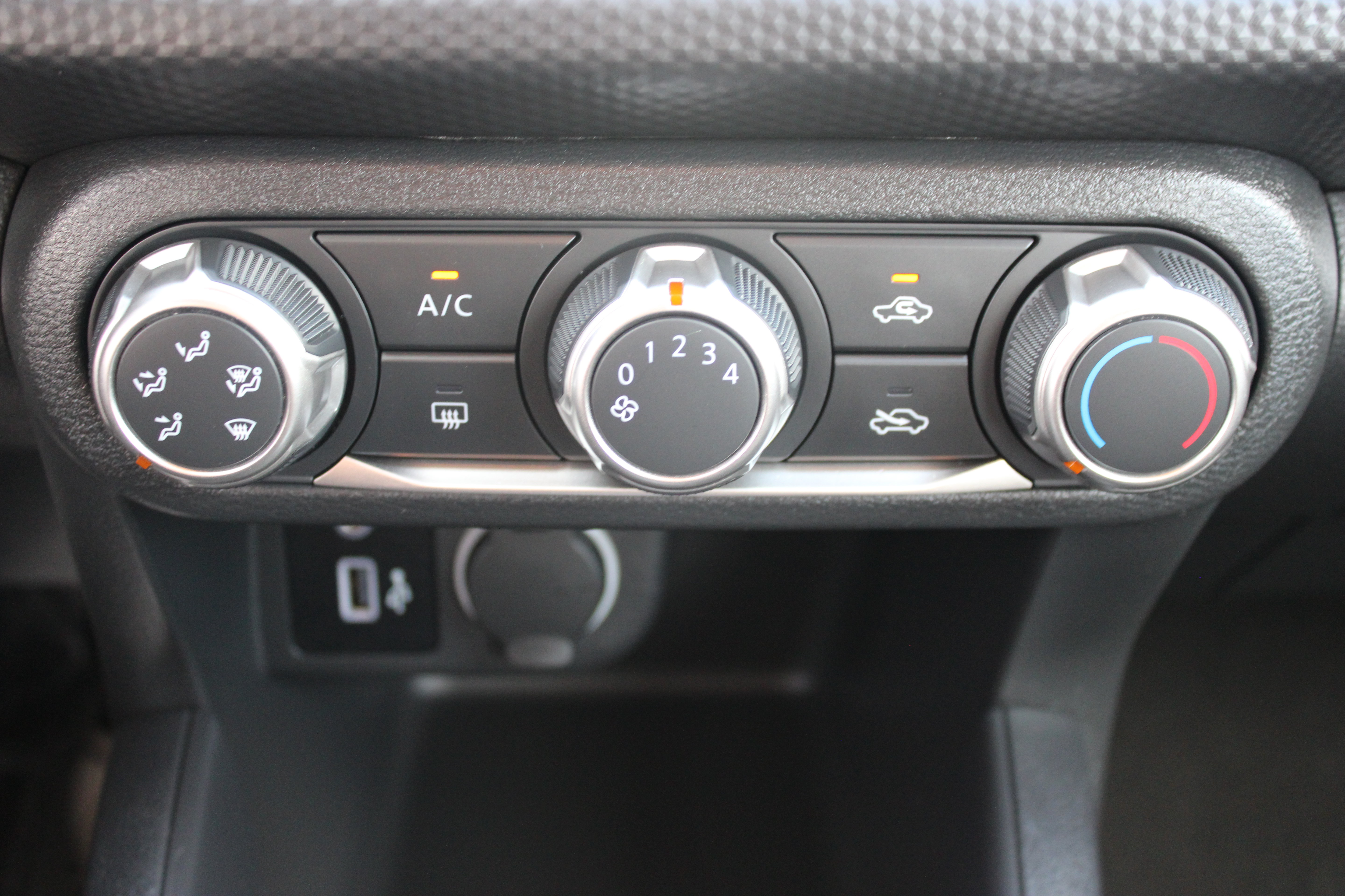 Certified 2024 Nissan Kicks S FWD image 17