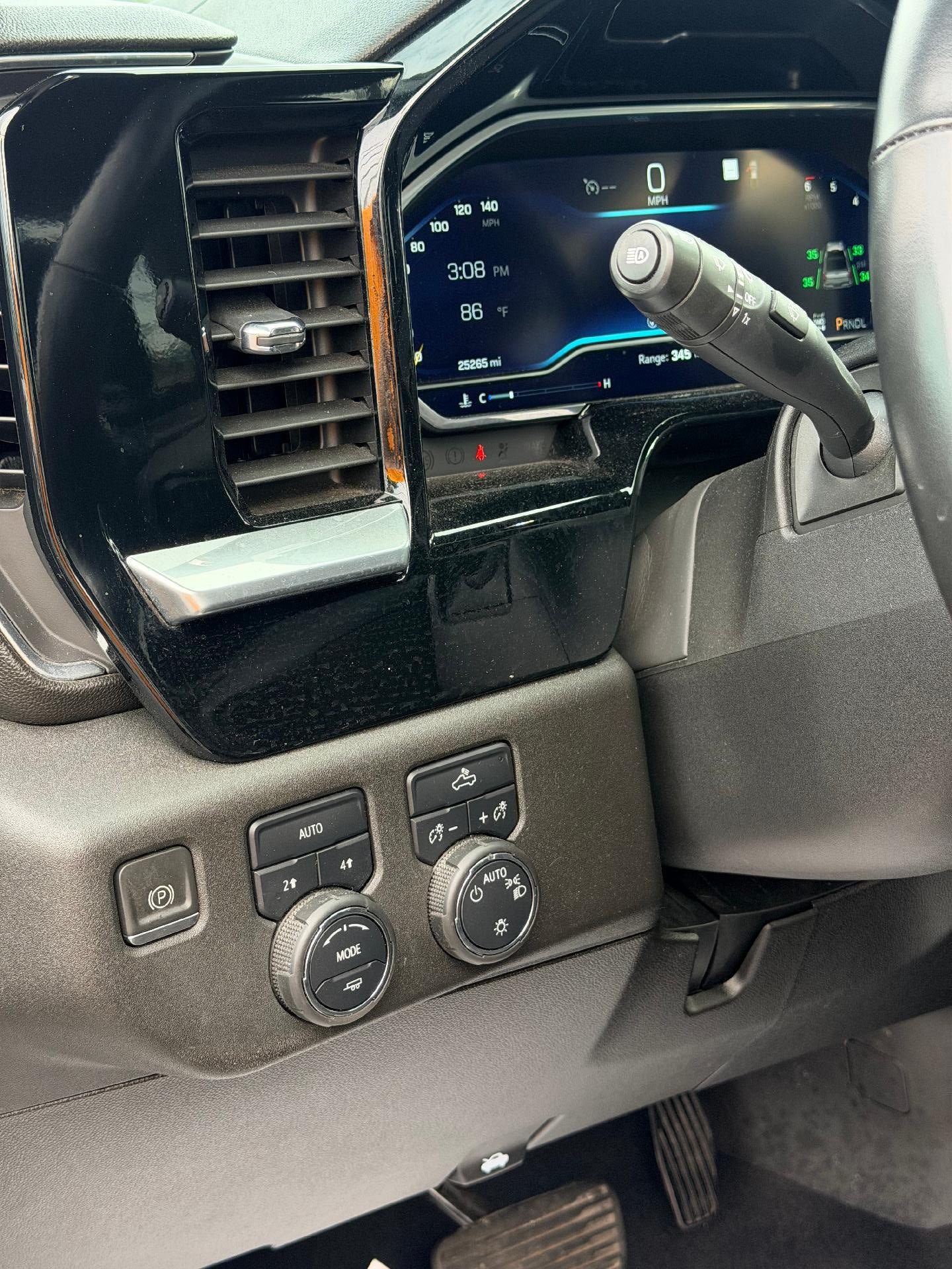 Used 2023 Chevrolet Silverado 1500 LT AWD/4WD image 13