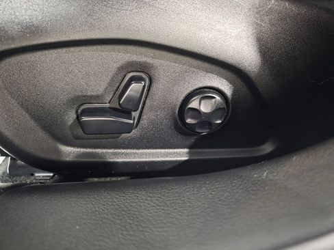 Used 2019 Jeep Compass Altitude w/ Cold Weather Group image 18