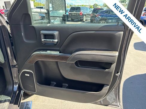 Used 2016 GMC Sierra 2500 Denali w/ Duramax Plus Package AWD/4WD image 10