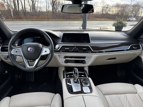 Used 2022 BMW ALPINA B7 xDrive image 14