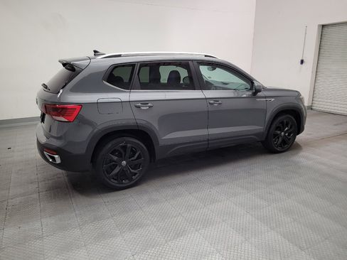 Used 2023 Volkswagen Taos SE w/ Panoramic Sunroof Package FWD image 10