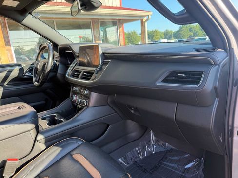 Used 2023 GMC Yukon XL AT4 w/ AT4 Premium Package AWD/4WD image 29