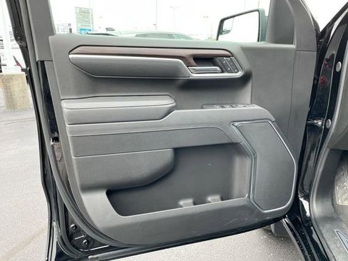 Used 2025 GMC Sierra 1500 SLT image 9