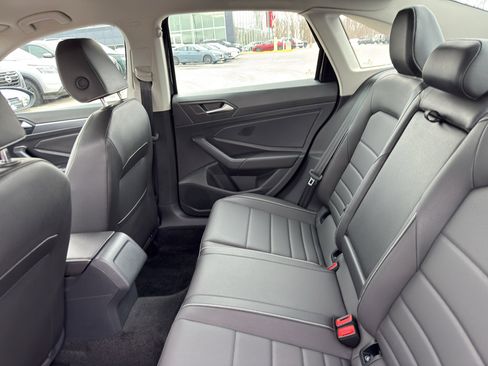 Used 2024 Volkswagen Jetta SE image 31