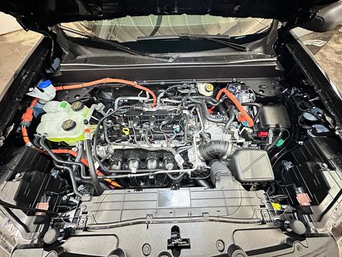 New 2025 Ford Maverick XL w/ Equipment Group 101A image 38