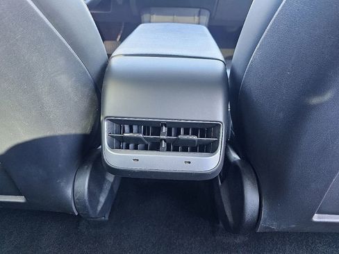 Used 2023 Tesla Model 3 Standard Range image 22