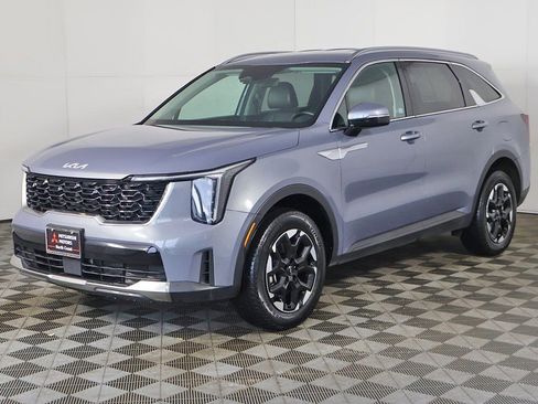 Used 2024 Kia Sorento S image 9