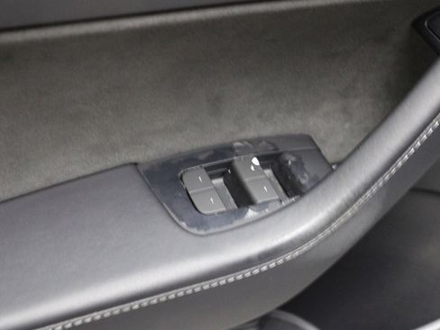 Used 2023 Tesla Model 3 Standard Range image 19