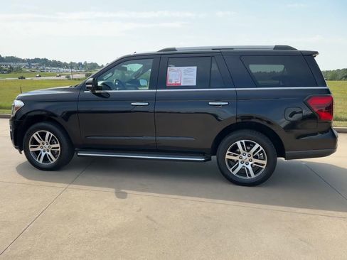 Used 2022 Ford Expedition Limited image 5