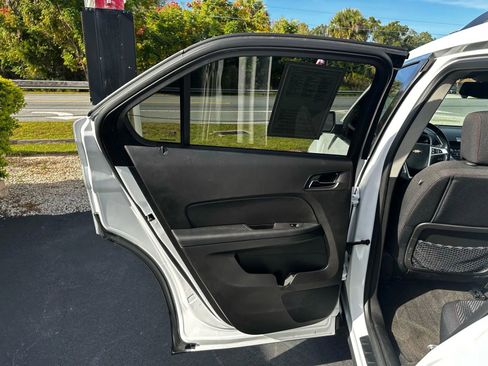 Used 2011 Chevrolet Equinox LT w/ Driver Convenience Package image 19