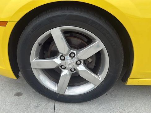 Used 2015 Chevrolet Camaro LT RWD image 22