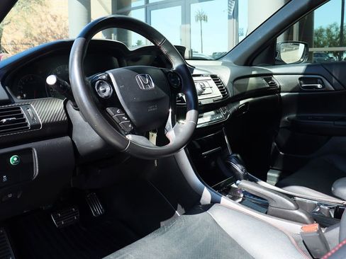 Used 2017 Honda Accord Sport Special Edition image 39