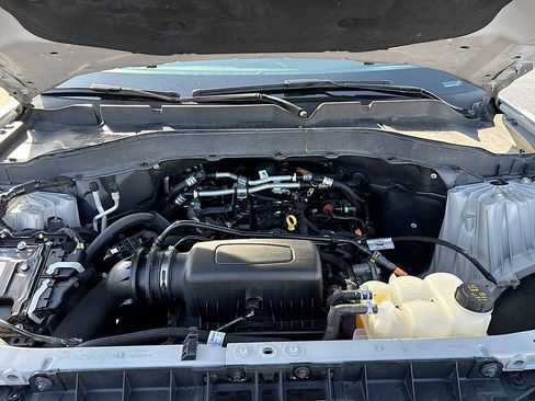 Used 2022 Ford Explorer XLT image 15