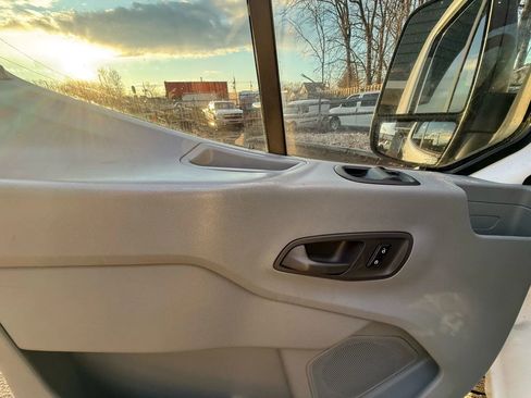 Used 2015 Ford Transit 350 XLT image 10